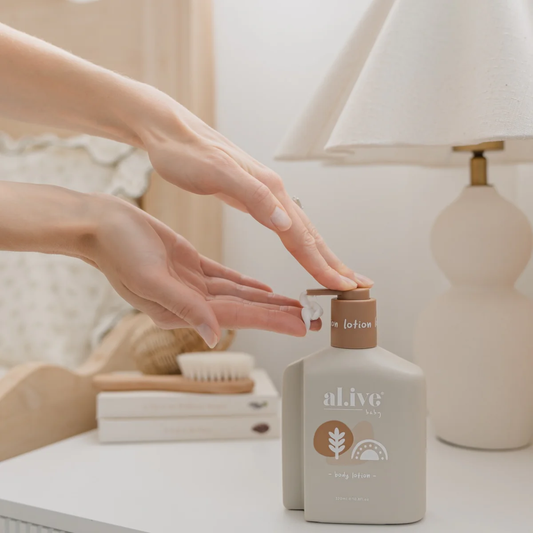 Calming Oatmeal Hair & Body Wash | Al.Ive Baby
