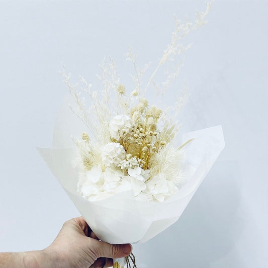Dried flower posie // white