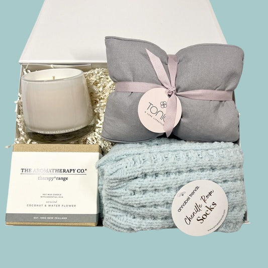 Luxe Pamper Gift Box | Cosy Socks, Heat Pillow & calming Aromatherapy Candle